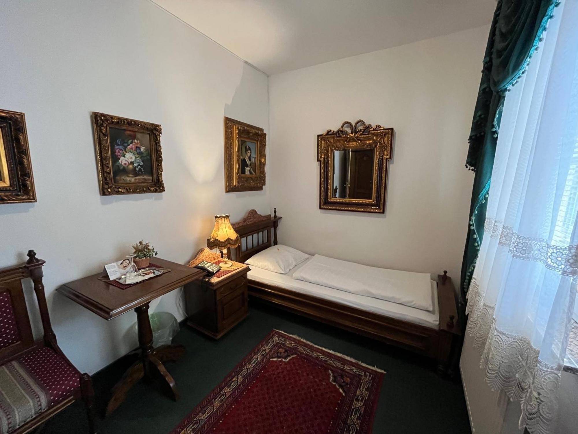 Hotel Razgorsek Velenje Kültér fotó